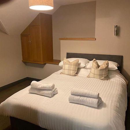Duke Of York Hotel Hazel Grove ภายนอก รูปภาพ