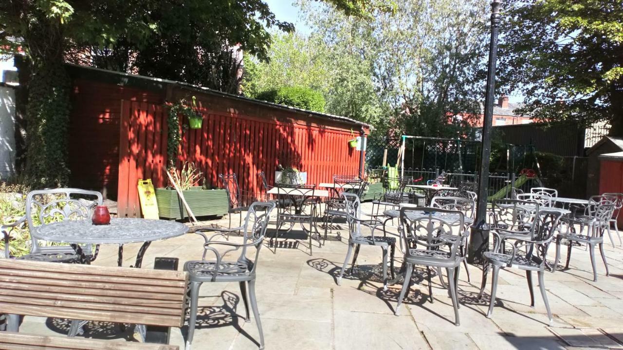 Duke Of York Hotel Hazel Grove ภายนอก รูปภาพ